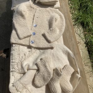 Alpaka dla niemowlaka komplet – wyprawka: kocyk 100 x 100, czapeczka, skarpetki, sweterek