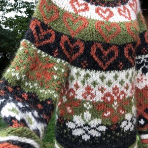 Sweter z alpaki zrobiony na drutach, rozmiar M